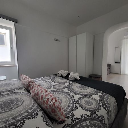 B&B Tra Le Vie Del Borgo Vieste Ruang foto