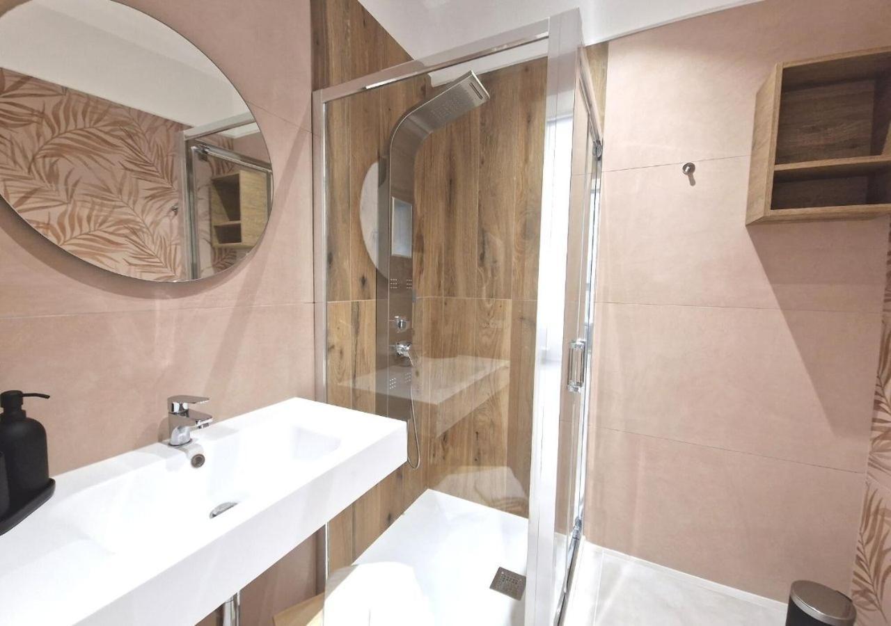 B&B Tra Le Vie Del Borgo Vieste Bagian luar foto