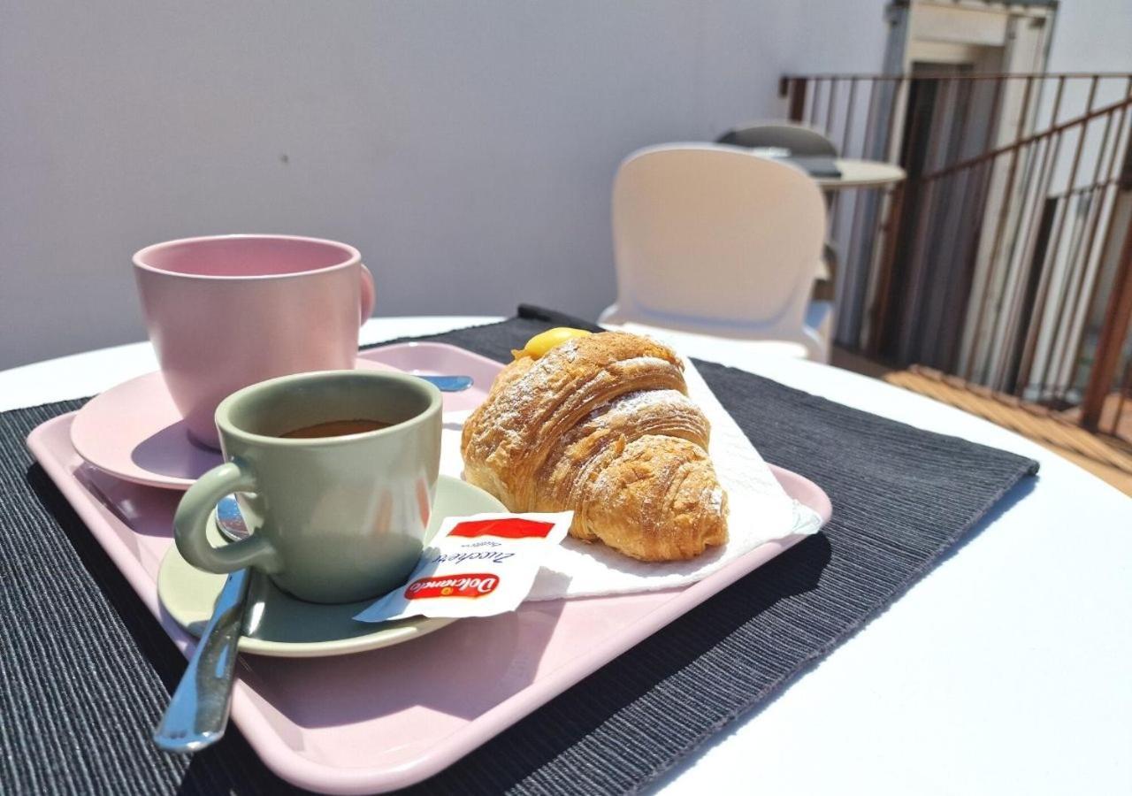 B&B Tra Le Vie Del Borgo Vieste Bagian luar foto