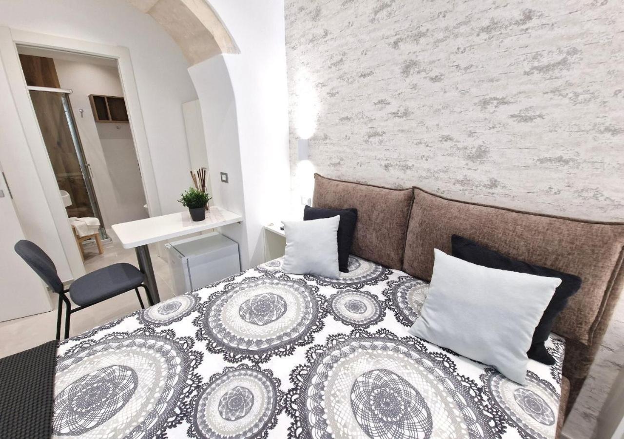 B&B Tra Le Vie Del Borgo Vieste Bagian luar foto