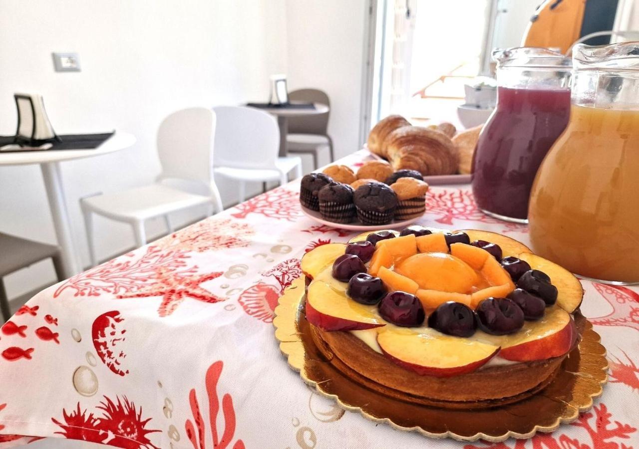B&B Tra Le Vie Del Borgo Vieste Bagian luar foto