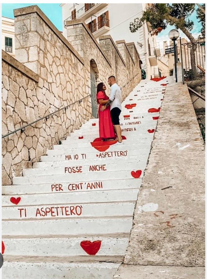B&B Tra Le Vie Del Borgo Vieste Bagian luar foto