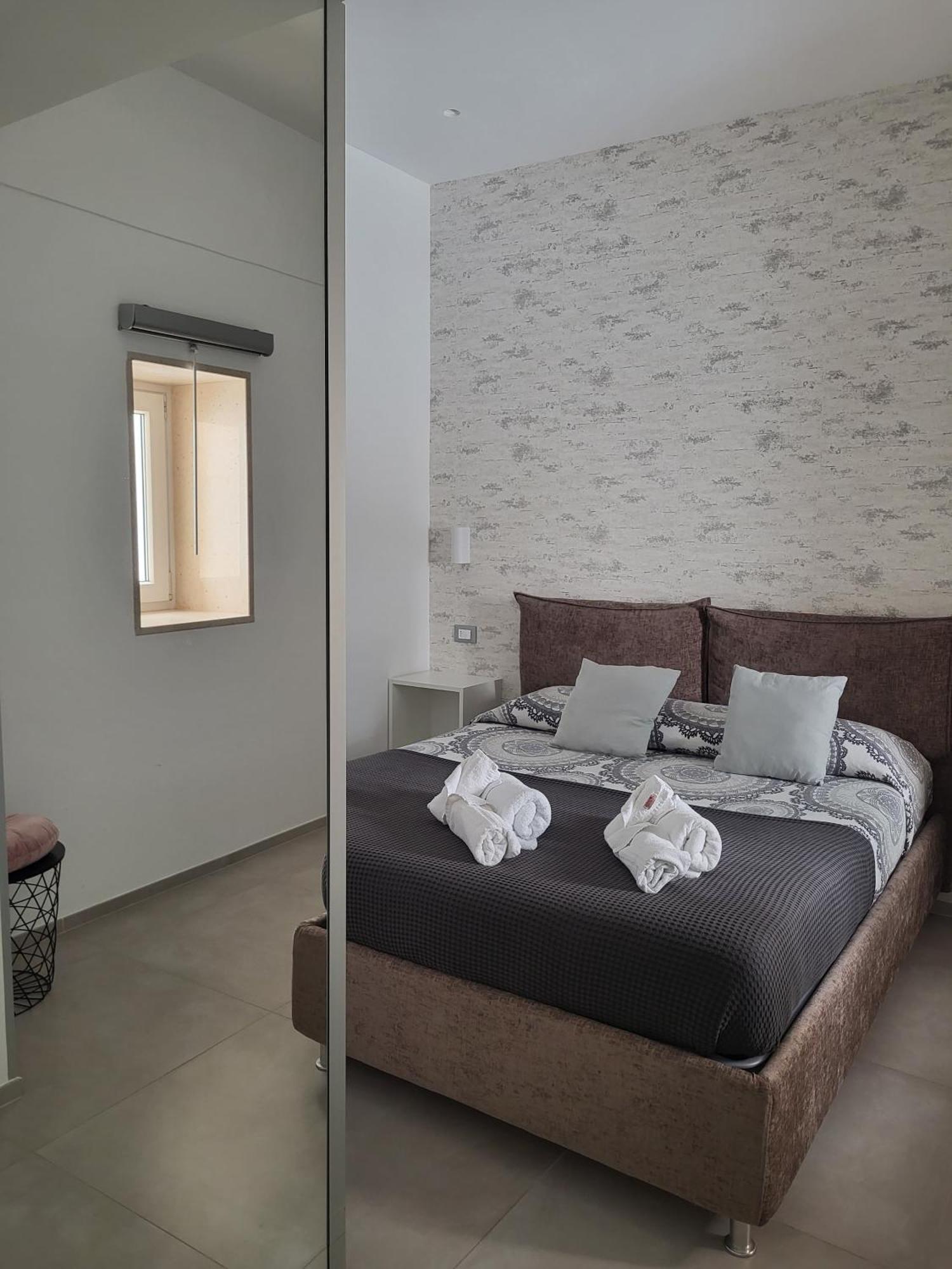 B&B Tra Le Vie Del Borgo Vieste Bagian luar foto