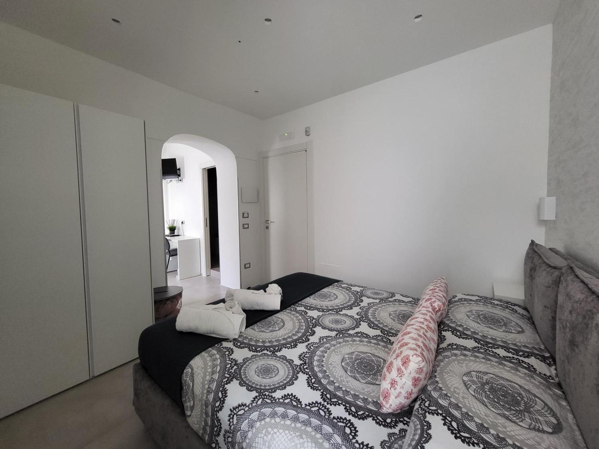 B&B Tra Le Vie Del Borgo Vieste Bagian luar foto